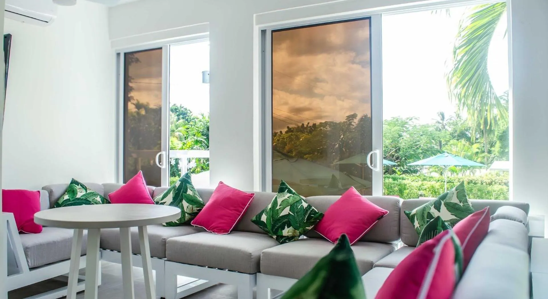 The Palms Resort Saint James 3*,  Barbados