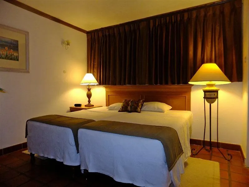 The Palms Resort Saint James 3*,